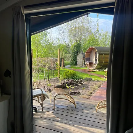 De Rode Zonnehoed Bed & Breakfast 3*